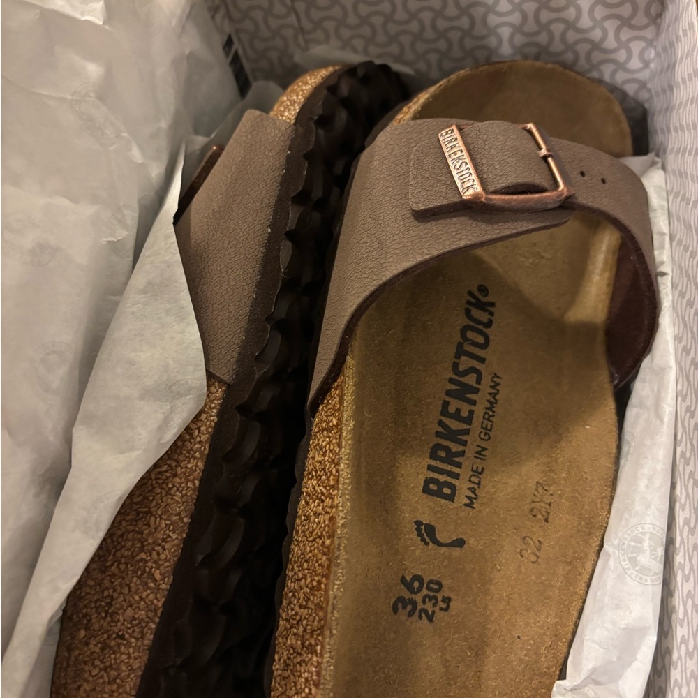 Birkenstock Arizona Beige Sandals